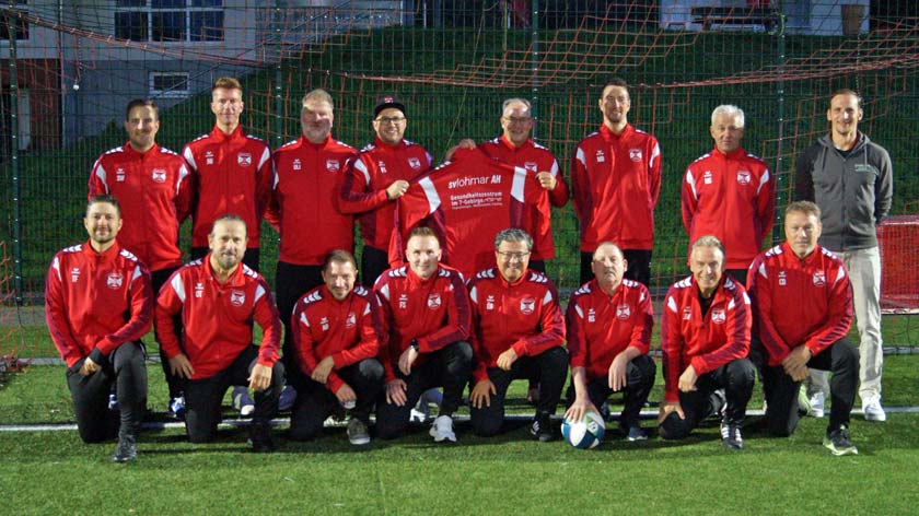 Wir sind Sponsor der Trainingsanzüge des SV Lohmar